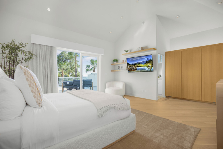 Bedroom 3, Rising Glen, Los Angeles
