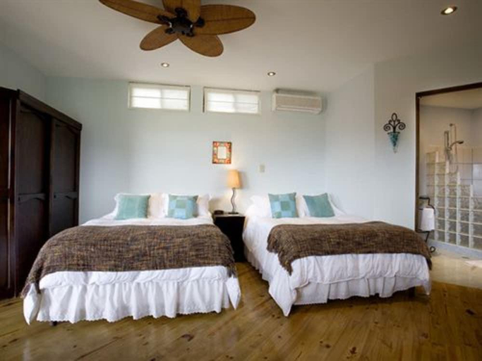 Bedroom 2, OUT OF BOUNDS HOTEL BED AND BREAKFAST, San José