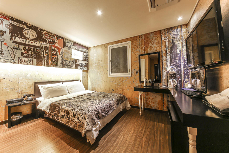 Bedroom 2, Zum Motel, Songpa