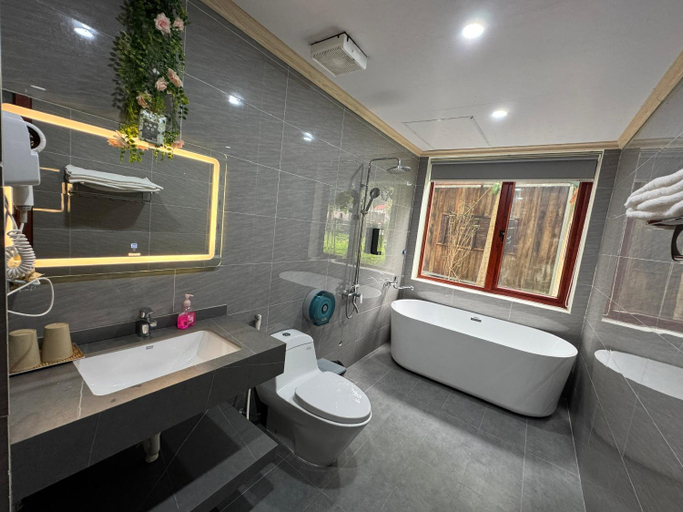 Bathroom 2, TRANG AN LUXURY HOMESTAY, Hoa Lư
