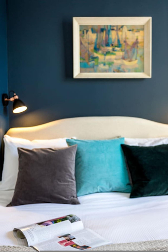 Room 5, The Blue Grove Nook - 1 Bedroom, London