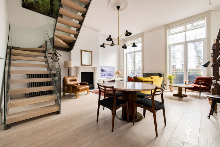 Room 4, The Tree House 2 Bedroom Apartment by Hyde Park, London
