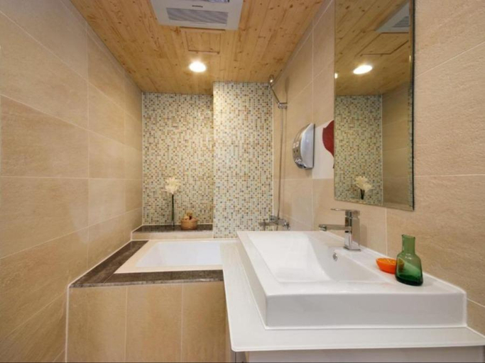 Bathroom 3, NAGAHIRO, Taipei City