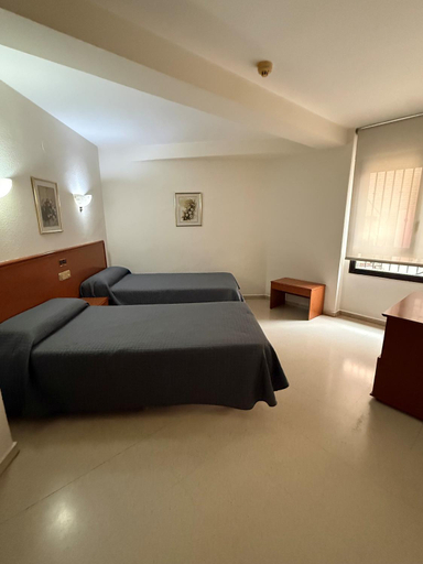 Bedroom, Hotel lazaro, Teruel