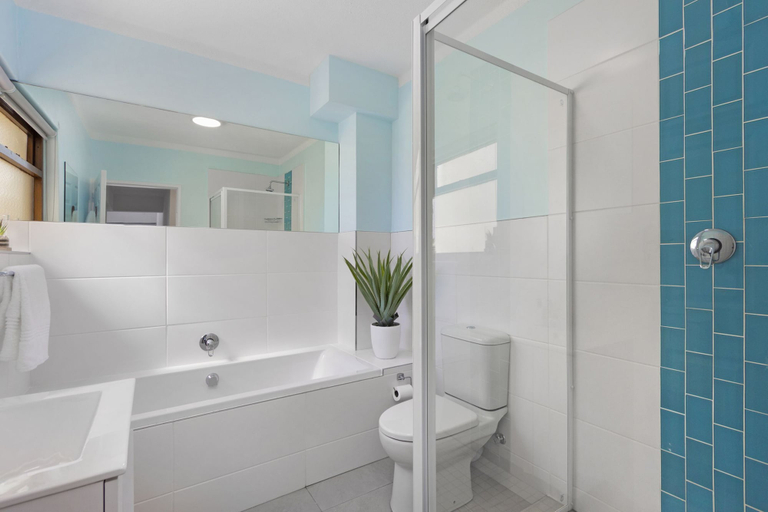 Bathroom, Cisterama 102, City of Cape Town
