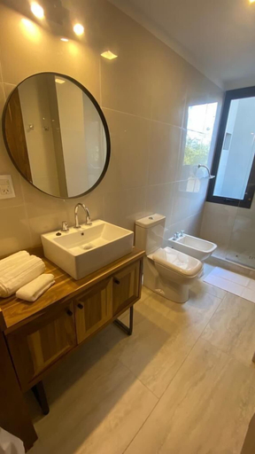 Bathroom 3, 718 Rufino Petit Hotel, Capital