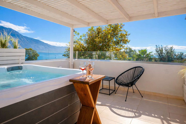 Room 4, Panellinion Beachfront Suite With Private Jacuzzi, Peloponnese