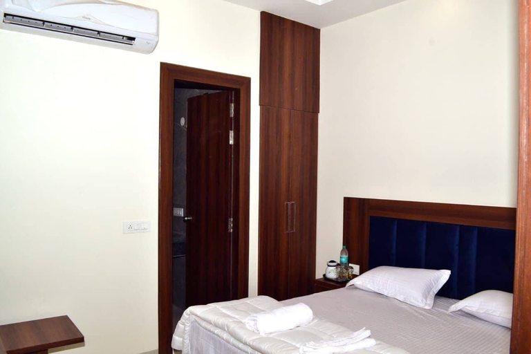 Room 2, HOTEL GLACE, Delhi