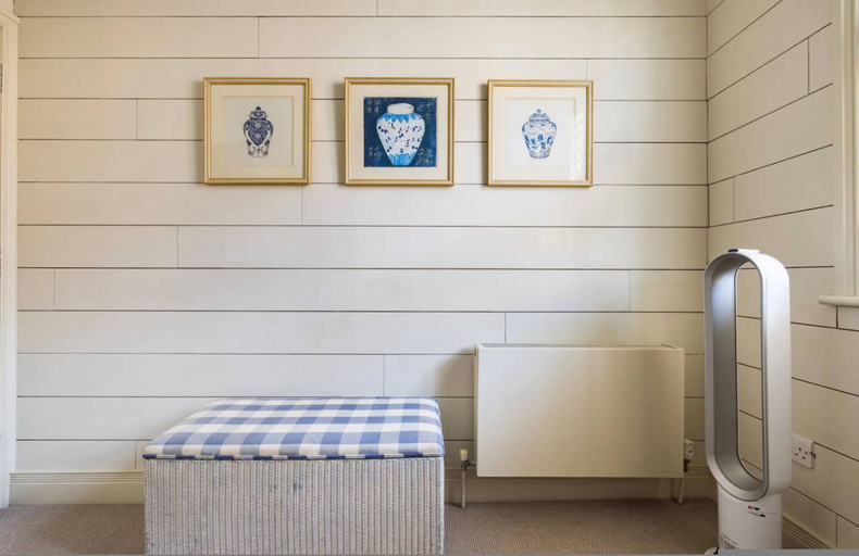 Room 2, Parkside Mews 3 Bedroom Home With Garden, London