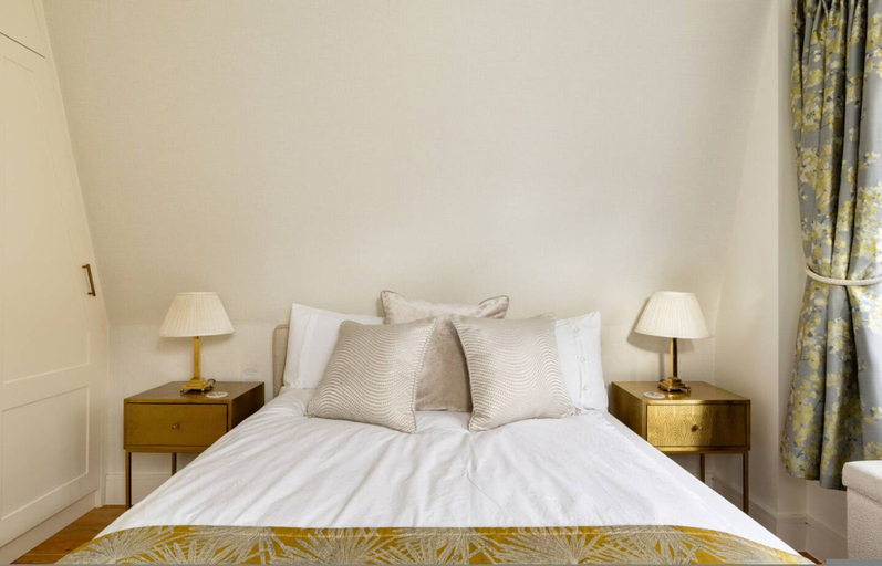 Room 3, Your Zen - 2 Bedroom Mews House in Notting Hill, London