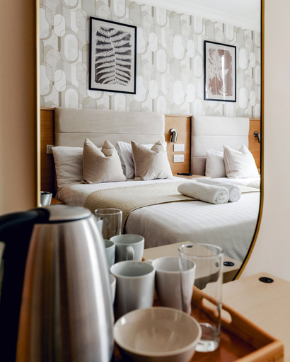 Others 5, Mina Hotel by PLI, London