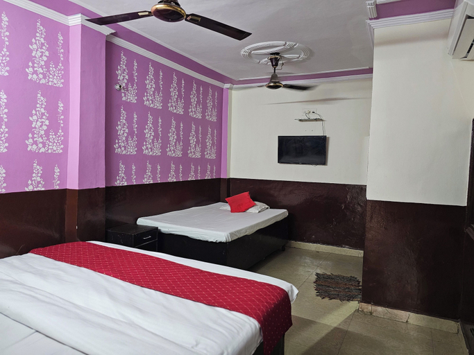 Bedroom 2, Sri Sai Inn, Delhi