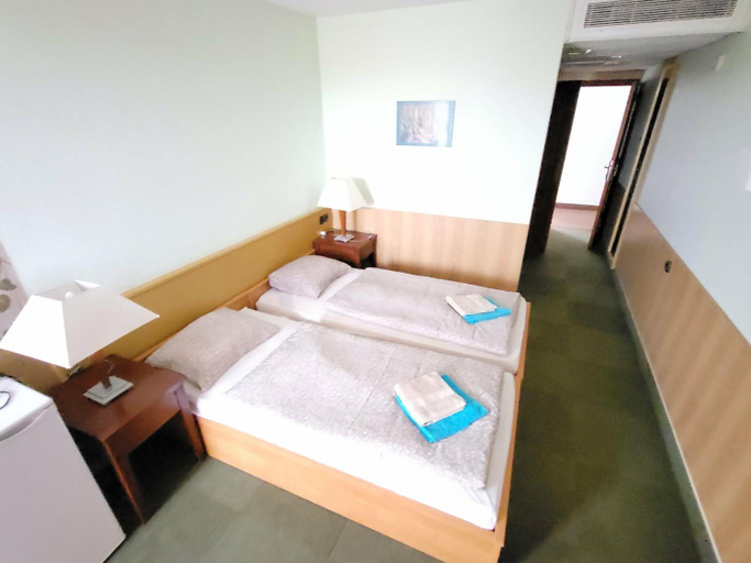 Bedroom, Negy Evszak Panzio, Siófok