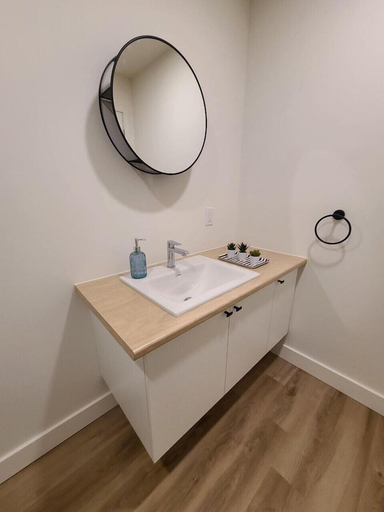 Bathroom 4, APPART-HOTEL L'UNI, Communauté-Urbaine-de-Québec