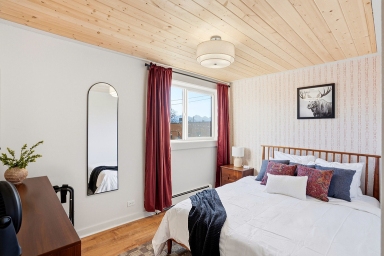 Room 5, Hotel North, Kenai Peninsula