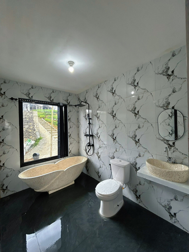Bathroom 3, Kizuna Villa Dieng, Wonosobo