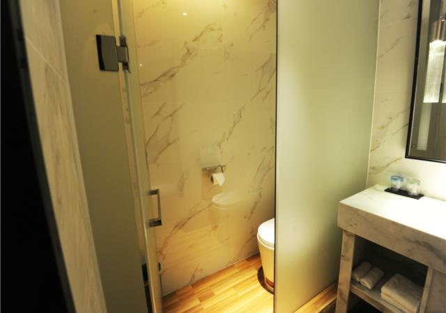 Bathroom 3, Borrman Hotel (Nanning Guangxi University Metro Station), Nanning