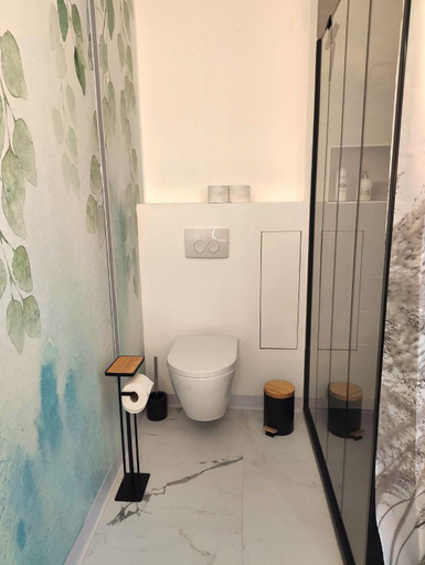 Bathroom 2, Lazy Olives, Limburg