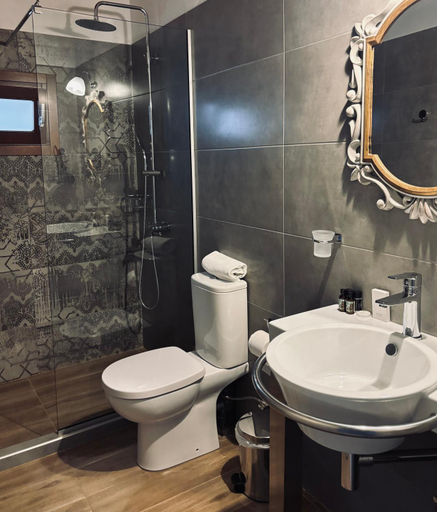Bathroom 2, Petrino, Central Macedonia