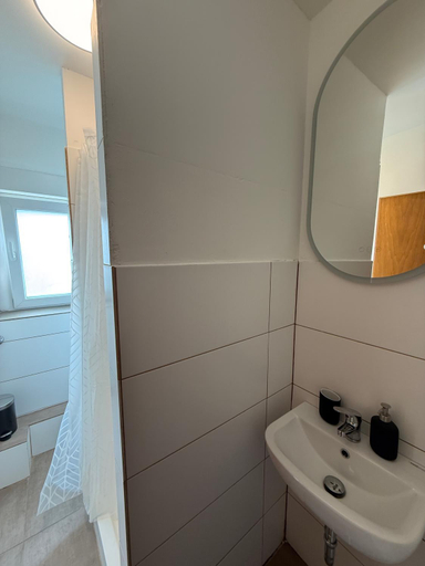 Bathroom 2, Schone Apartments am Rot-Weiss Essen Stadion E01 bis E04, Essen