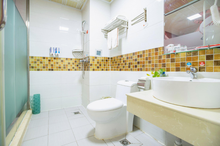 Bathroom 3, Thank Inn Plus Hotel Dongying Zibo Road, Dongying