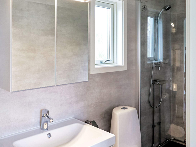 Bathroom 2, person holiday home in TRASLOVSLAGE, Varberg