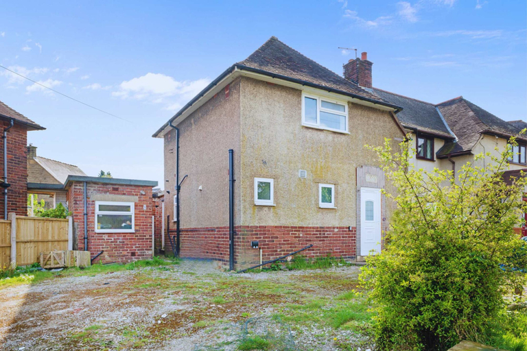 Room 5, 4 Bedrooms - 3 Bathrooms House, Derbyshire
