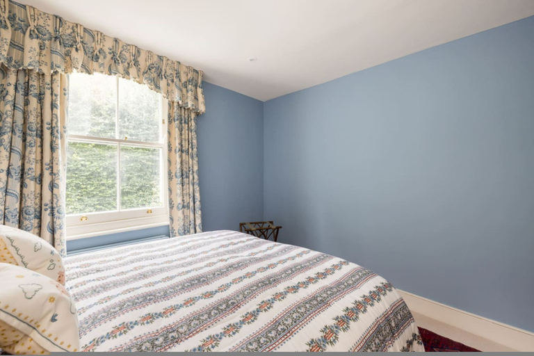 Room 4, Battersea Park 3 Bedroom House With Private Garden, London