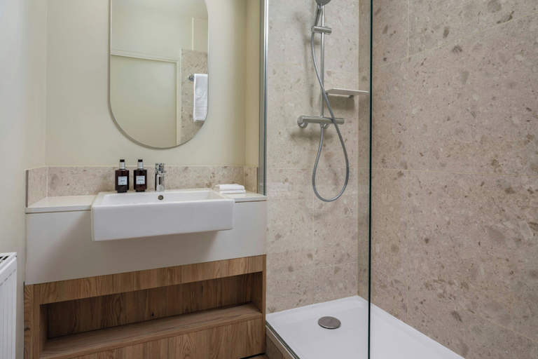 Bathroom 5, Residence Inn by Marriott Lille, Nord