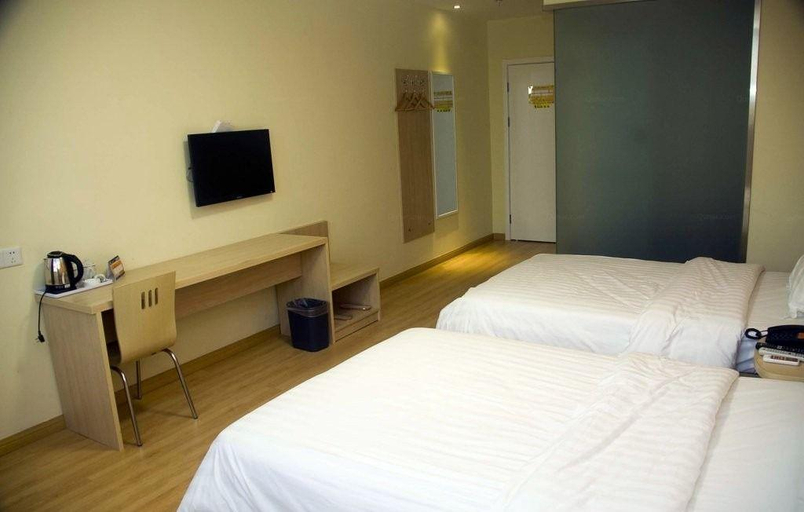 Bedroom 2, 7 Days Inn Yancheng Funing White Swan Park, Yancheng