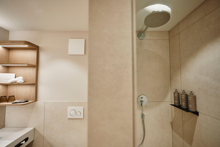 Bathroom 4, Nouri, Breisgau-Hochschwarzwald