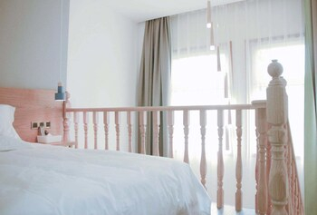 Others 4, Once Artistic Inn, Luoyang