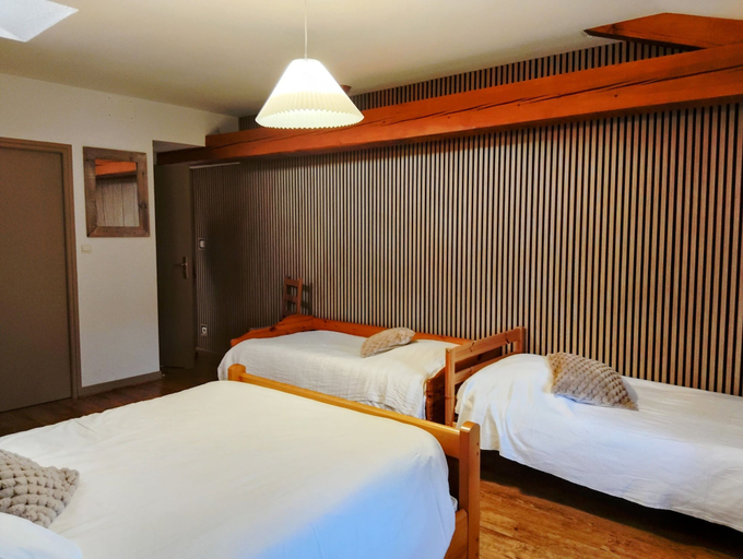 Bedroom 2, L'Auberge de la Source, Loire