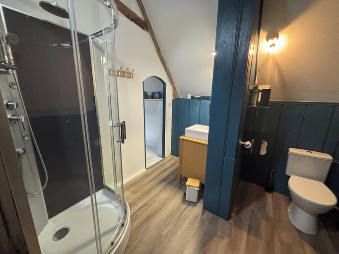 Bathroom 5, La Seigneurie des Ondes, Ille-et-Vilaine