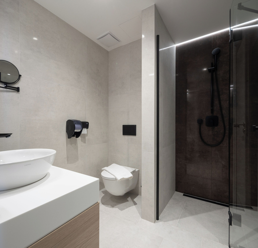 Bathroom 3, Energy Hotel & Business Center, Paks