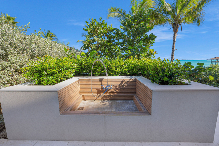 Exterior & Views 2, Aqualina
