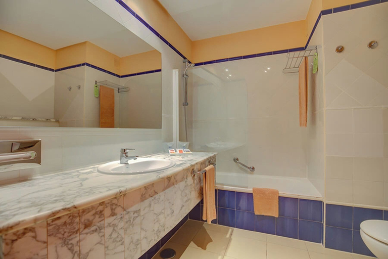 Bathroom 5, SBH Costa Calma Beach Resort, Las Palmas