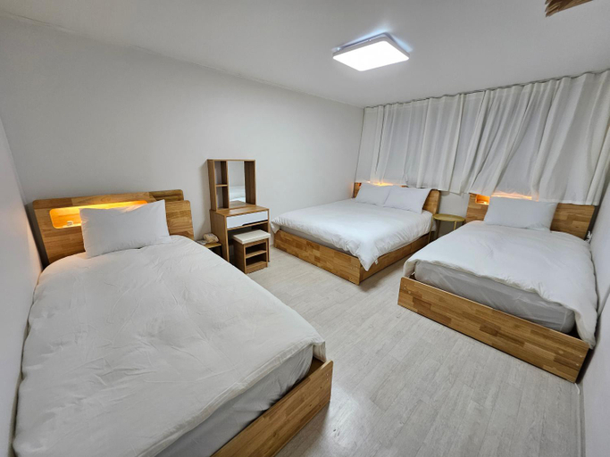 Bedroom 3, Sunny House, Mapo