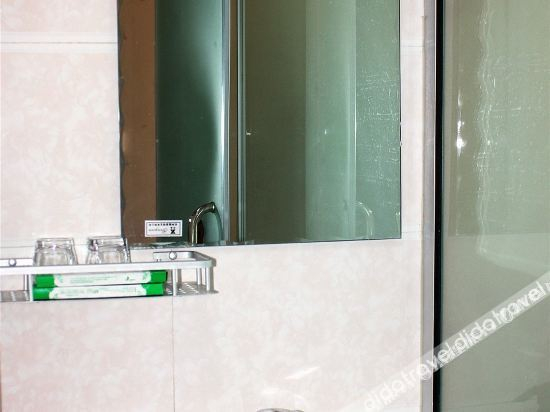 Others 2, Binhe Business Hotel(滨河商务酒店(大学城高铁站店)), Chengde