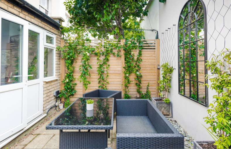 Room 2, Clapham Calm 2 Bedroom Flat With Garden, London