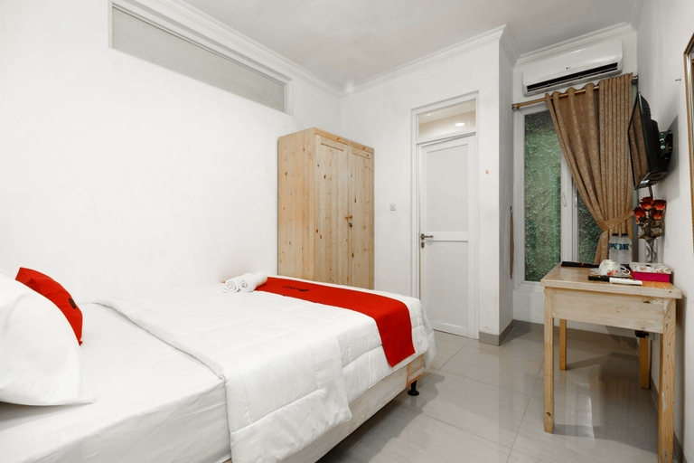 Bedroom 4, RedDoorz Syariah Plus near Pancoran 2, South Jakarta