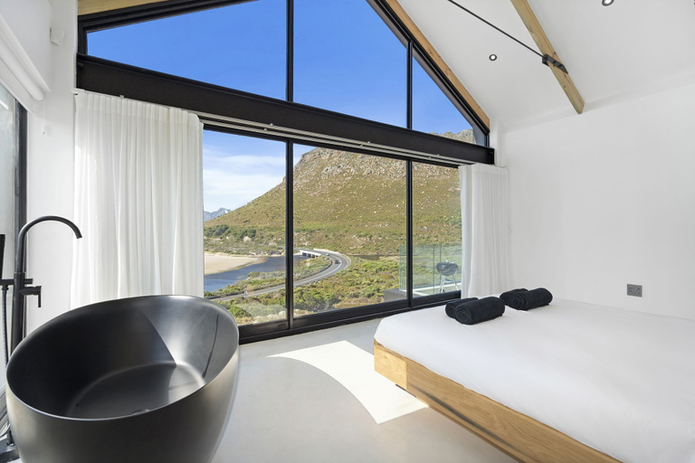 Interior 4, Nowhere Els, Overberg