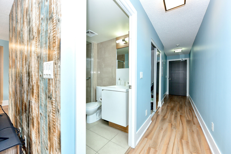 Bathroom 4, The Toronto - Entertainment District, Toronto