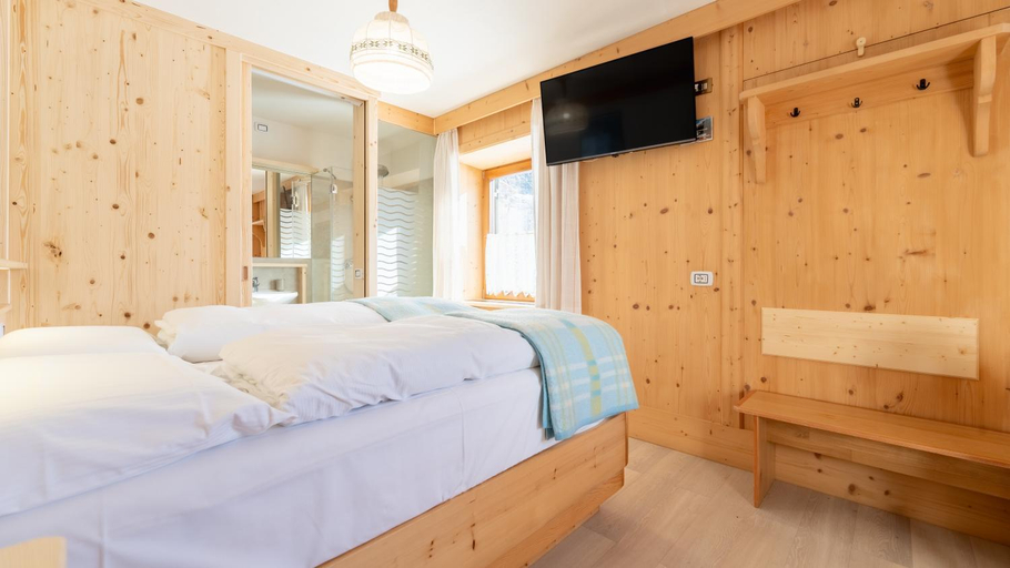 Bedroom 2, Locanda Montana, Belluno