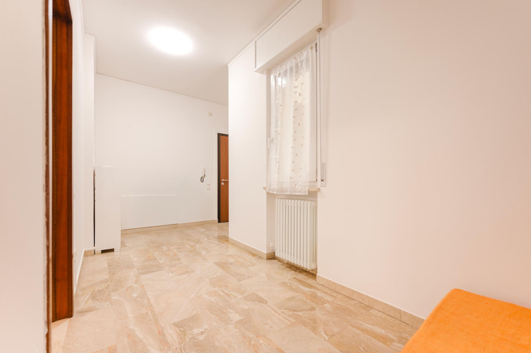 Interior 3, Parco delle Mura - Verona Centro, Verona