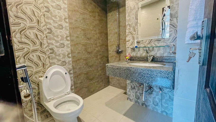 Bathroom 5, Murree Spring Apartment, Rawalpindi