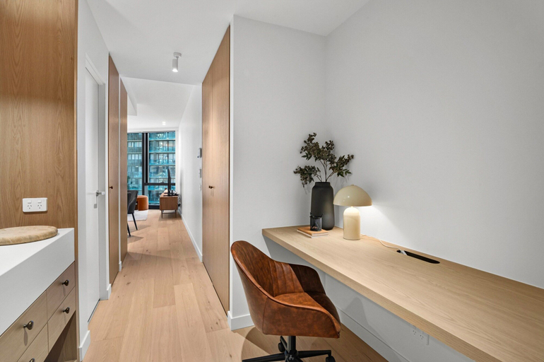 Living room 3, Chic Apartment Near Crown Casino,pool, Gym & Views, Melbourne