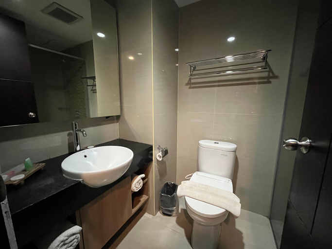 bathroom 7