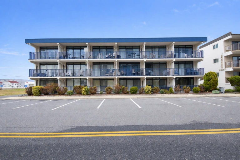 Exterior 3, Eldorado 2 1 Bedroom Condo, Worcester