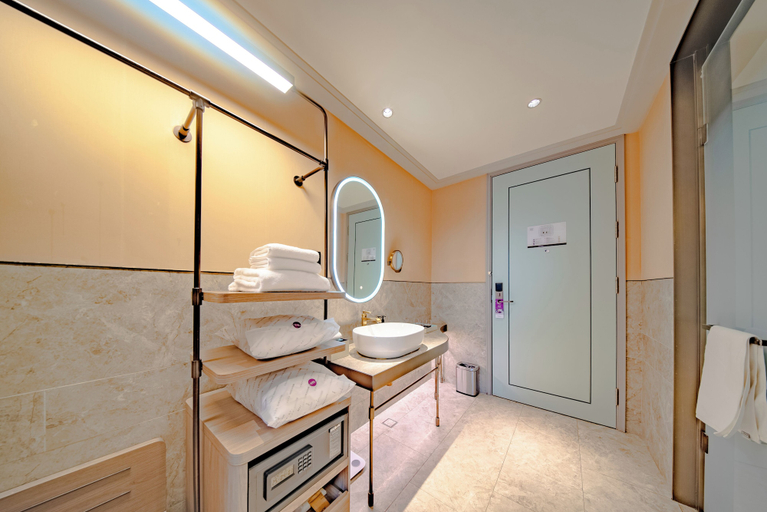 Bathroom 4, Lanzhou Yellow River Mercure Hotel, Lanzhou